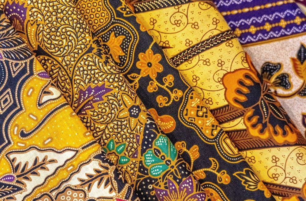 Czy tkaniny w orientalne wzory sprawdzą się w Twoim domu?